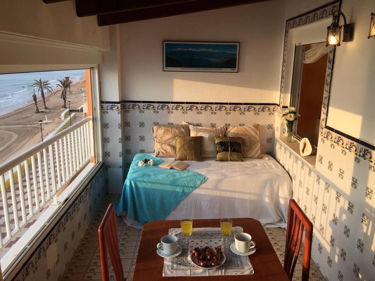 Beachfront And Bright Apartment Mareny Barraquetas Kültér fotó