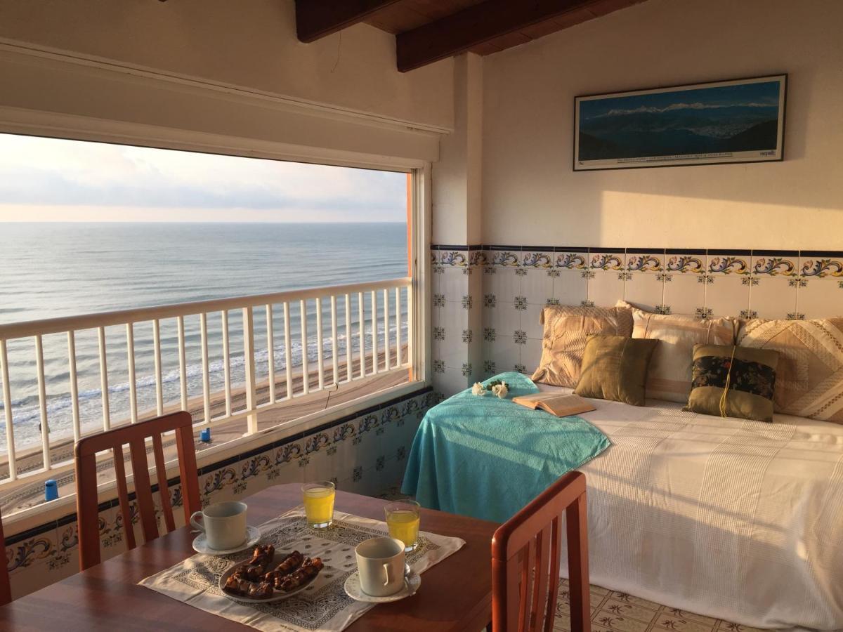 Beachfront And Bright Apartment Mareny Barraquetas Kültér fotó